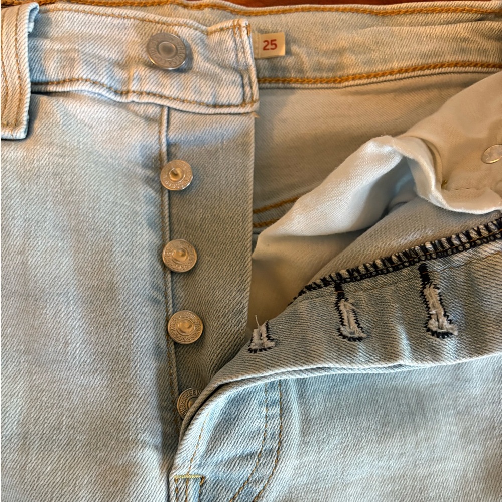 Levi Levi’s Women’s Ribcage Straight Ankle Denim Jeans 25 Button Fly Light Wash - Picture 8 of 10